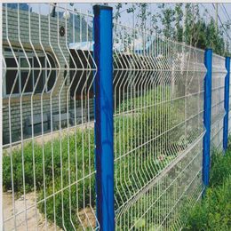 广州围墙防盗网安装 汕头金属铁丝网厂家 三角折弯围栏网																																														