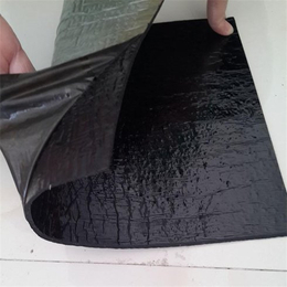 正规铺贴聚酯胎自粘防水卷材的施工方法
