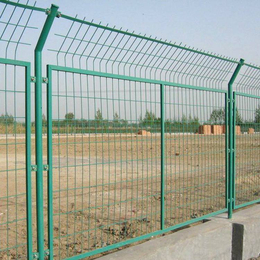 围墙铁丝网 安全双边丝护栏网 道路绿色护栏网厂家