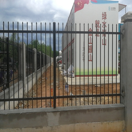 汕头学校隔离防护栏 中山工地附近护栏厂家 电站安全围栏图片																									