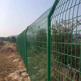 硬塑双边丝护栏网高速公路护栏网厂区铁丝网围栏养殖钢丝网隔离网