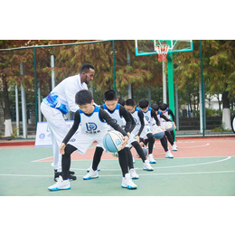 青少年篮球培训机构-河源青少年篮球培训-乐动体育篮球场地