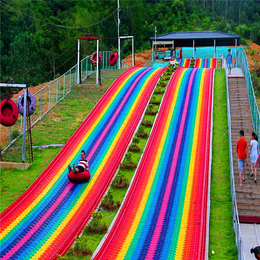 远远闻到七彩户外滑梯的美味 彩虹滑道旱雪滑梯定制