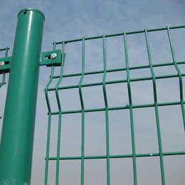绿色工地护栏网 框架浸塑护栏网 绿色双边丝护栏网厂家
