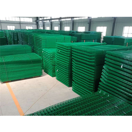 绿色铁丝护栏网-泰安护栏网-超兴铁丝防护网