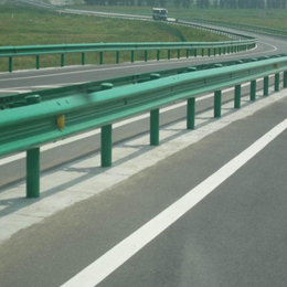 高速公路镀锌u型波形护栏厂家定制道路交通安全防撞防护栏