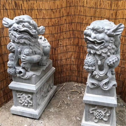 汉白玉石雕狮子厂家-乾锦雕塑-鄂尔多斯石雕狮子厂家