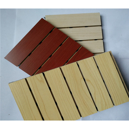佛山原装木质吸音板规格 槽式多孔吸音板 现货供应