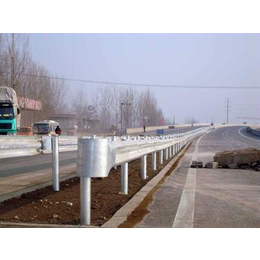 德宏高速公路护栏板-锦泽护栏板厂-高速公路防撞护栏板