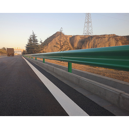 高速公路锌钢护栏厂家-太原高速公路锌钢护栏-鑫达护栏(查看)