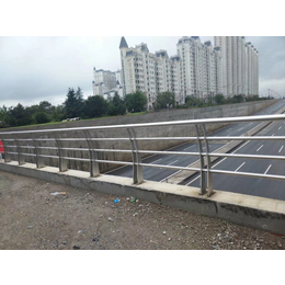 201不锈钢复合管天桥护栏-昌盛联合金属护栏公司
