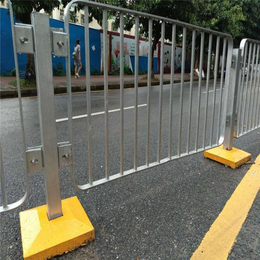 深圳路中间隔离栏杆 交通护栏生产厂家 港式护栏价格