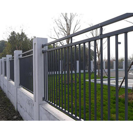 东莞锌钢栅栏报价 服务区围墙护栏更换 铁艺栏杆
