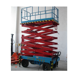 强峰升降机-四轮移动式高空作业平台生产厂家