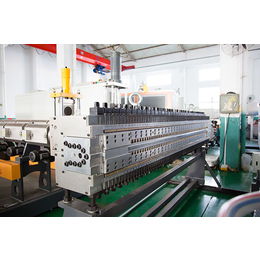 格子板生产线介绍-合固木塑机械-广西格子板生产线